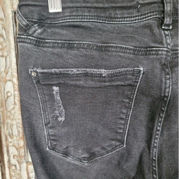 ZARA Trafaluc Denimwear Black Distressed Skinny Jeans with Ankle Zipper Sz 8 - Picture 8 of 10